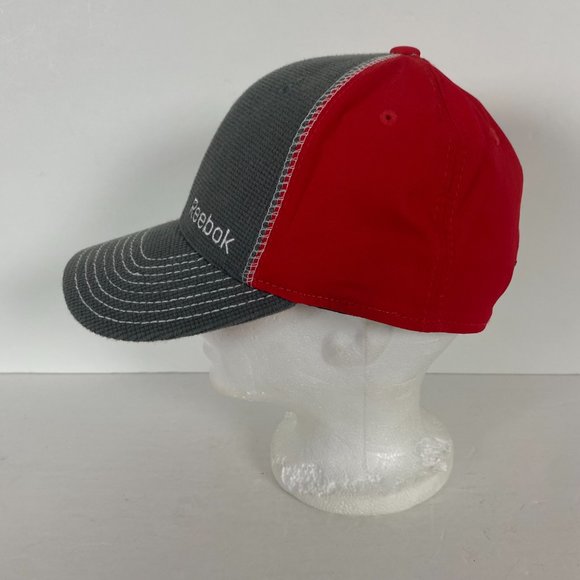 Moncton Wildcats Reebok Center Ice Collection Hat Mens Size S/M Hockey QMJHL - Picture 2 of 5